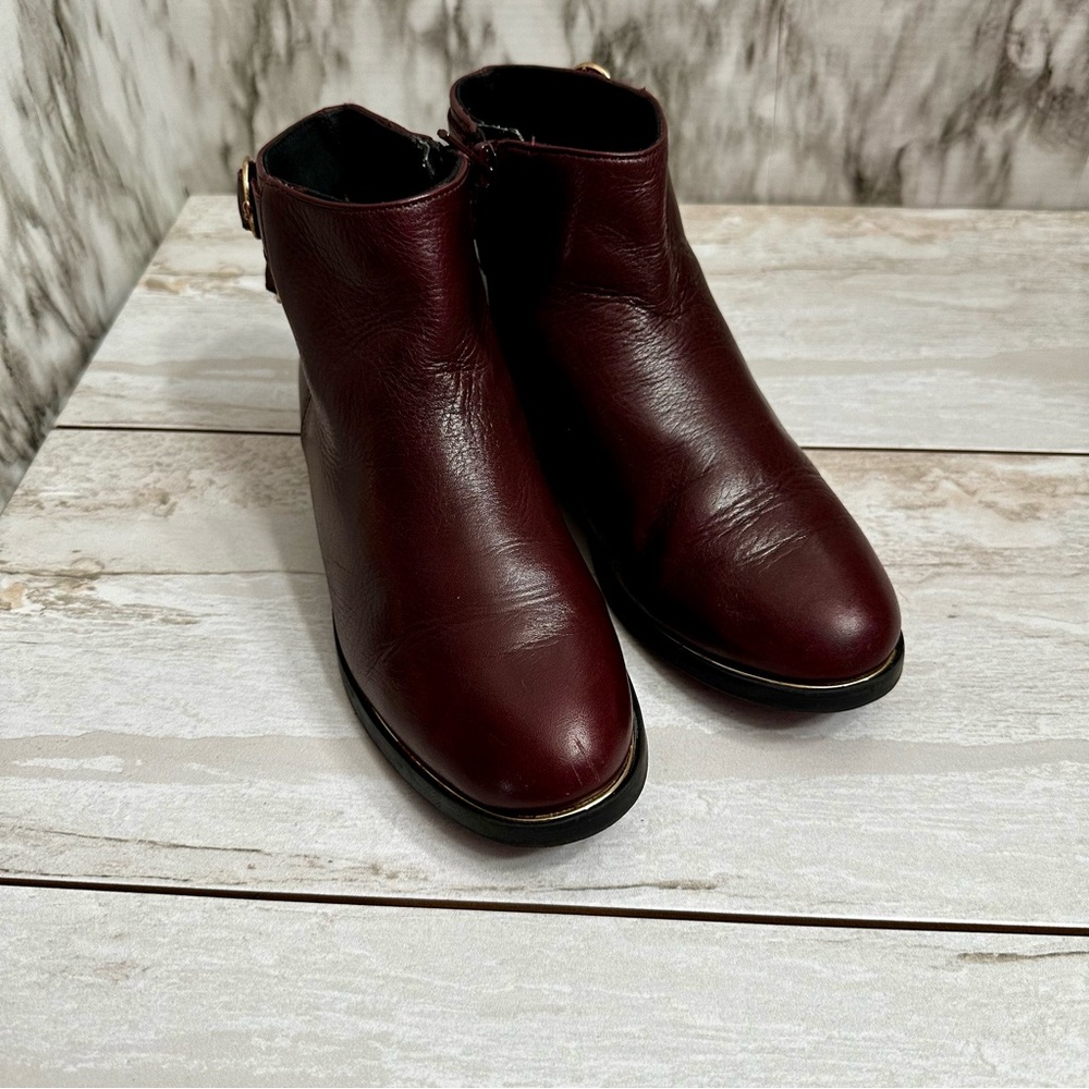 Zara Girls Sz 34 US Sz 2.5 3 Red Wine Leather Bootie Shoes Side Zip Gold Accents - Picture 5 of 10